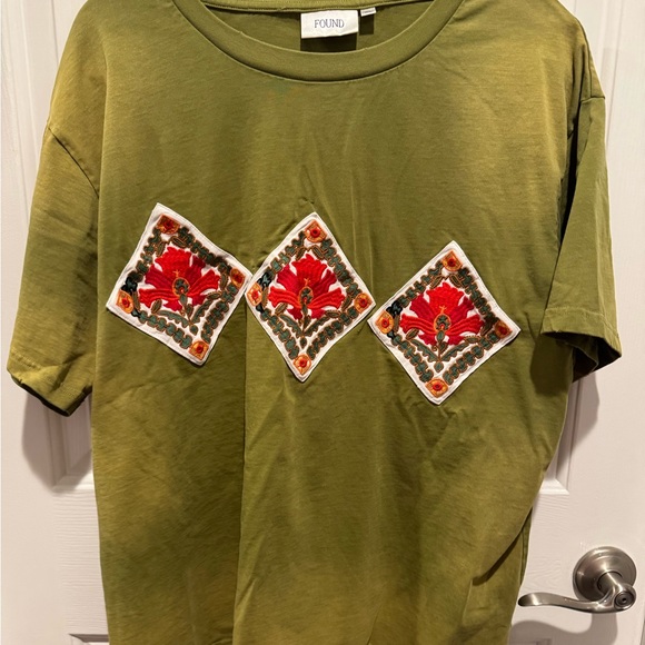FOUND Casual Olive Short Sleeve Boho Embroidered Tee Size XL - Picture 5 of 14